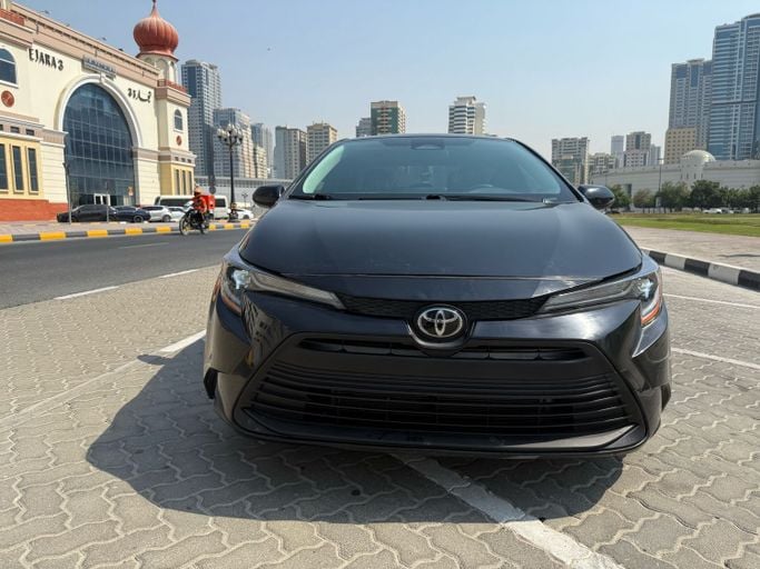 Подержанный Toyota Corolla Sporty XII (E210), 2.0 л, 2024 в Дубае Черный цвет. Канадская | AUTO.AE