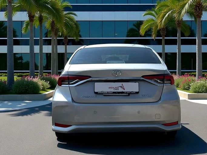 Подержанный Toyota Corolla XII (E210), 1.6 л, 2020 в Дубае от Andaleeb Cars Серебристый цвет. GCC | AUTO.AE