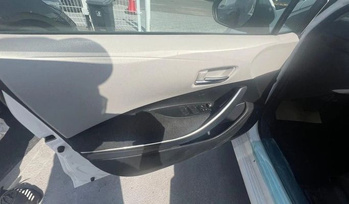 Новый Toyota Corolla XII (E210), 1.6 л, 2023 в Дубае от World Center Motors FZE Белый цвет. Other | AUTO.AE