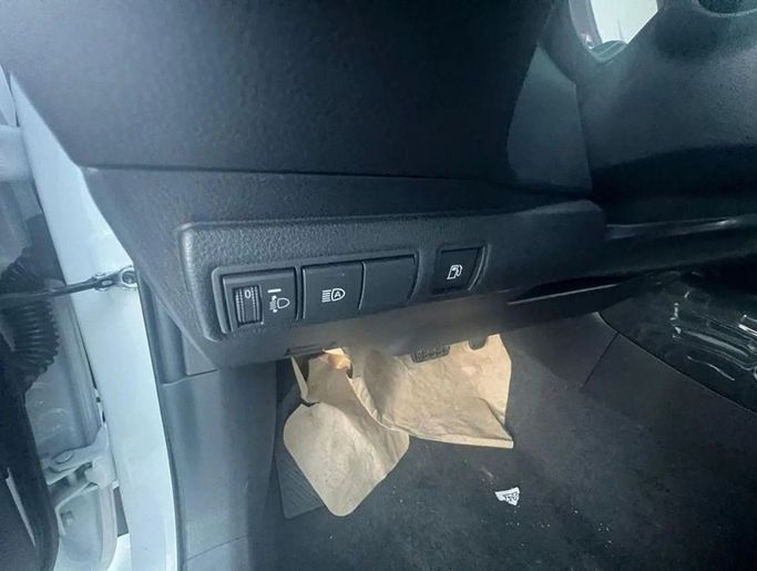 Новый Toyota Corolla Sporty XII (E210) Рестайлинг, 1.8 л, 2024 в Дубае от World Center Motors FZE Белый цвет. Китайская | AUTO.AE