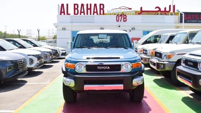 جديدة Toyota FJ Cruiser, 4.0 l, 2023 في في دبي من AL BAHAR MOTORS FZE، اللون أزرق.  | AUTO.AE
