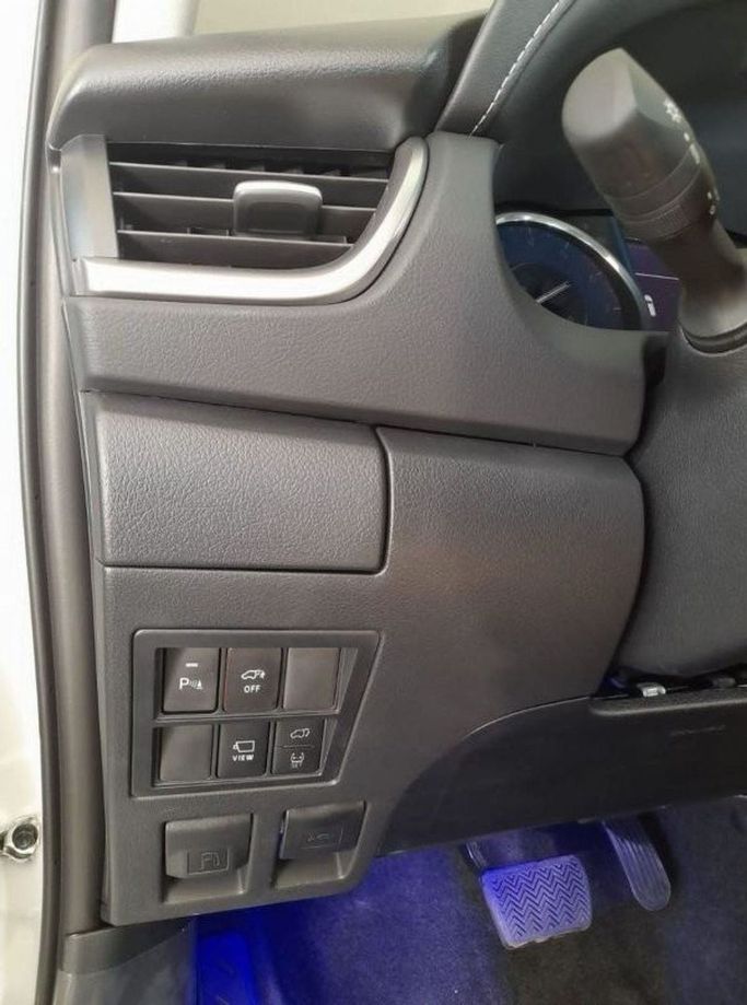 Новый Toyota Fortuner II Рестайлинг, 4.0 л, 2023 в Дубае от Mohamed Hakim Motors Белый цвет. GCC | AUTO.AE