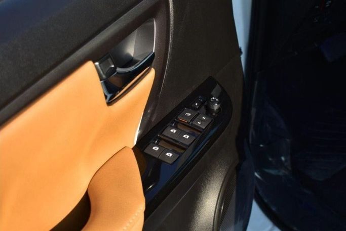 Новый Toyota Fortuner II Рестайлинг, 4.0 л, 2023 в Дубае от Mohamed Hakim Motors Белый цвет. GCC | AUTO.AE