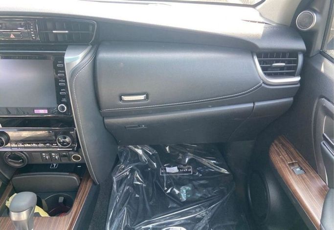 New Toyota Fortuner II Facelift, 4.0 l, 2023 in Dubai by Mohamed Hakim Motors, Silver color. GCC Specs | AUTO.AE