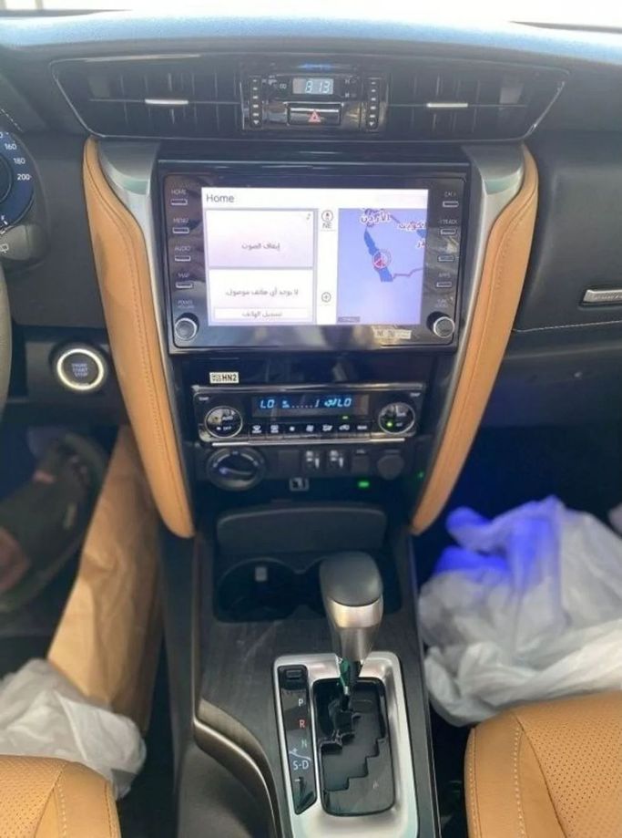 Новый Toyota Fortuner II Рестайлинг, 4.0 л, 2023 в Дубае от Mohamed Hakim Motors Черный цвет. GCC | AUTO.AE