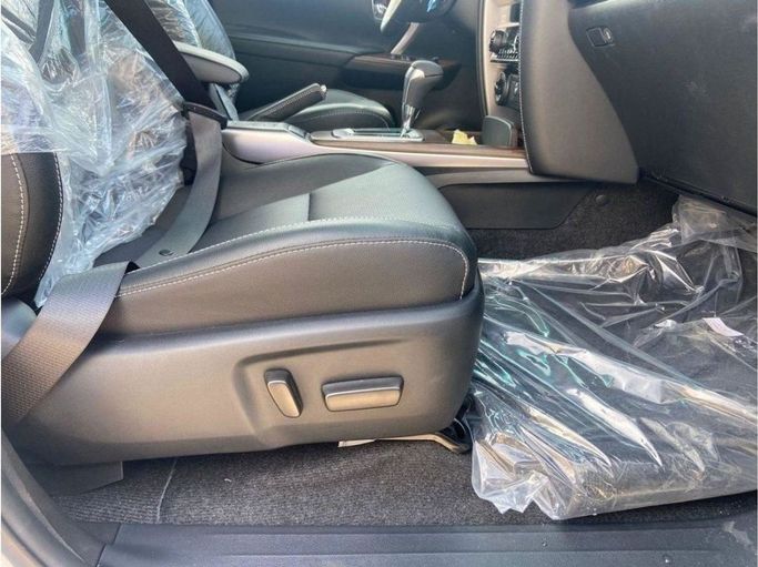 Новый Toyota Fortuner II Рестайлинг, 4.0 л, 2023 в Дубае от Mohamed Hakim Motors Серый цвет. GCC | AUTO.AE