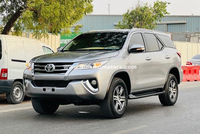 Used Toyota Fortuner II, 2.7 l, 2017 in Dubai by Alhamd Motors, Silver color. GCC Specs | AUTO.AE