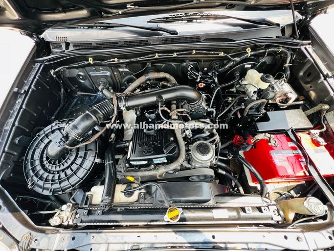 Подержанный Toyota Fortuner I, 2.7 л, 2012 в Дубае от Alhamd Motors Серый цвет. GCC | AUTO.AE