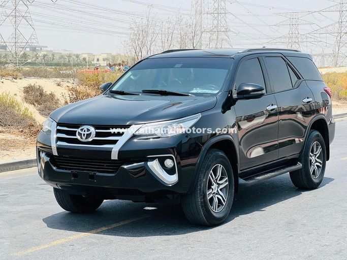 Подержанный Toyota Fortuner II, 2.7 л, 2019 в Дубае от Alhamd Motors Белый цвет. Other | AUTO.AE