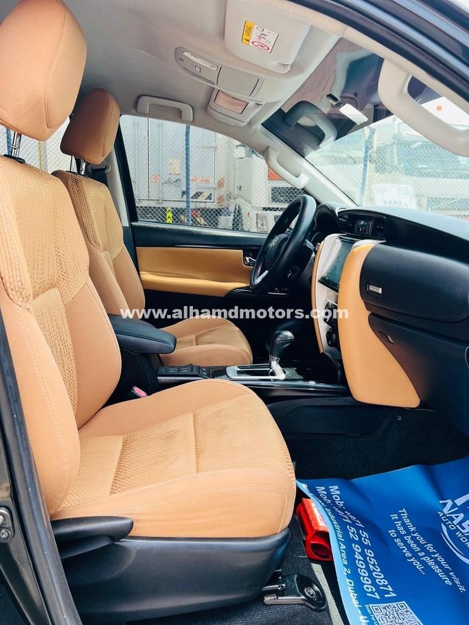 Подержанный Toyota Fortuner II, 2.7 л, 2019 в Дубае от Alhamd Motors Белый цвет. Other | AUTO.AE