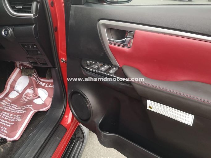 Used Toyota Fortuner II Facelift, 2.8 l, 2021 in Dubai by Alhamd Motors, Red color. Other | AUTO.AE