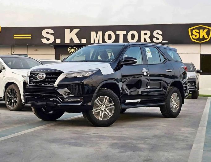 New Toyota Fortuner II Facelift, 2.7 l, 2025 in Dubai by SK Motors, Black color. GCC Specs | AUTO.AE