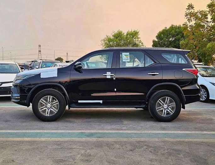 New Toyota Fortuner II Facelift, 2.7 l, 2025 in Dubai by SK Motors, Black color. GCC Specs | AUTO.AE