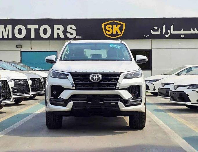 New Toyota Fortuner II Facelift, 4.0 l, 2025 in Dubai by SK Motors, White color. GCC Specs | AUTO.AE