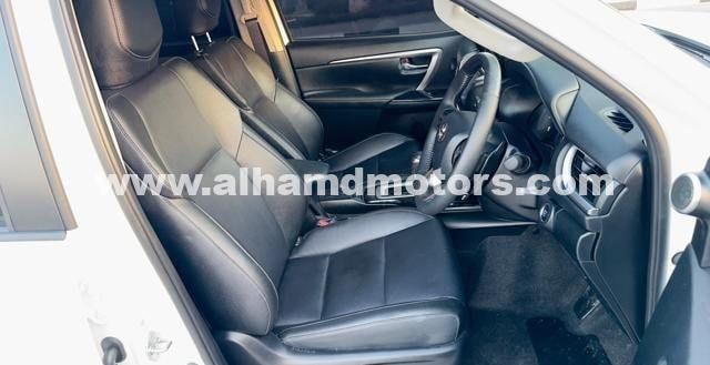 Подержанный Toyota Fortuner II Рестайлинг, 2.8 л, 2024 в Дубае от Alhamd Motors Белый цвет. Other | AUTO.AE