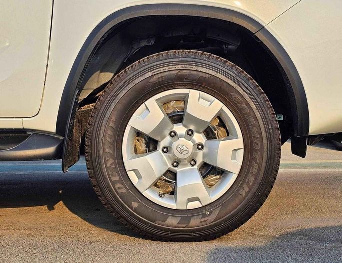 Новый Toyota Fortuner II Рестайлинг, 2.4 л, 2025 в Дубае от SK Motors Белый цвет. GCC | AUTO.AE