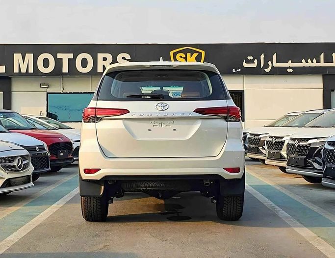 New Toyota Fortuner II Facelift, 2.4 l, 2025 in Dubai by SK Motors, White color. GCC Specs | AUTO.AE