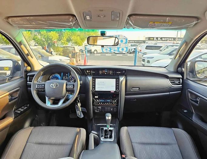 Новый Toyota Fortuner II Рестайлинг, 4.0 л, 2025 в Дубае от SK Motors Черный цвет. GCC | AUTO.AE