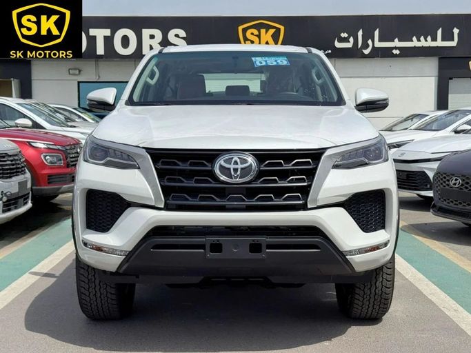 Новый Toyota Fortuner II Рестайлинг, 2.7 л, 2025 в Дубае от SK Motors Белый цвет. GCC | AUTO.AE