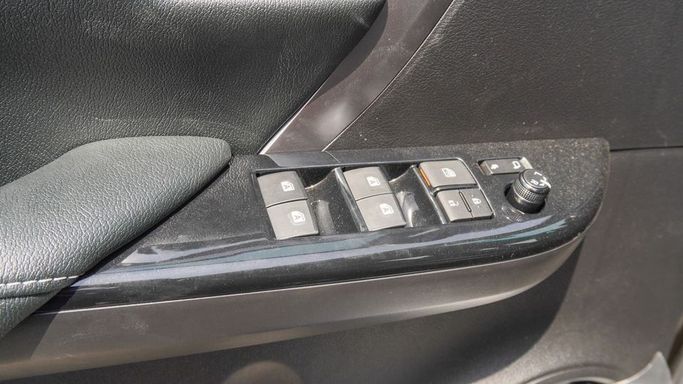 Новый Toyota Fortuner II Рестайлинг, 4.0 л, 2025 в Дубае от Najem Motors Черный цвет. GCC | AUTO.AE