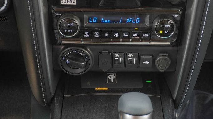 Новый Toyota Fortuner II Рестайлинг, 4.0 л, 2025 в Дубае от Najem Motors Серый цвет. GCC | AUTO.AE