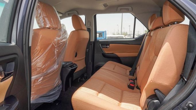 Новый Toyota Fortuner II Рестайлинг, 2.7 л, 2025 в Дубае от Najem Motors Серый цвет. GCC | AUTO.AE