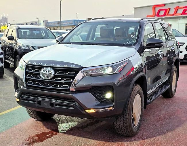 New Toyota Fortuner II Facelift, 4.0 l, 2025 in Dubai by Soltan Auto, Black color. GCC Specs | AUTO.AE