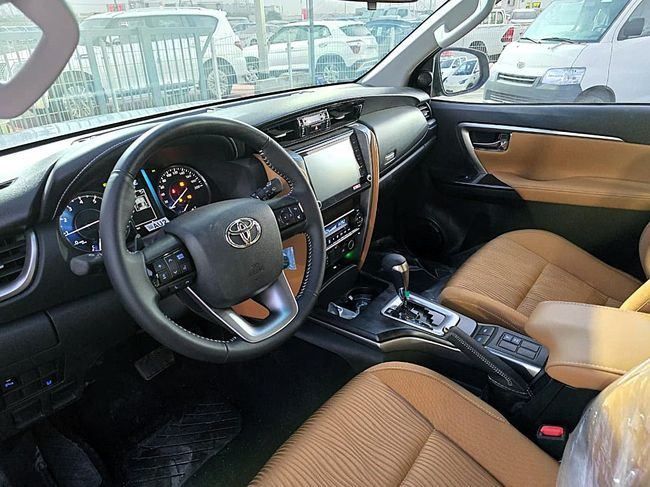 New Toyota Fortuner II Facelift, 4.0 l, 2025 in Dubai by Soltan Auto, Black color. GCC Specs | AUTO.AE