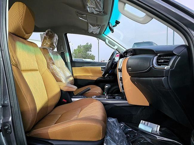 New Toyota Fortuner II Facelift, 4.0 l, 2025 in Dubai by Soltan Auto, Black color. GCC Specs | AUTO.AE