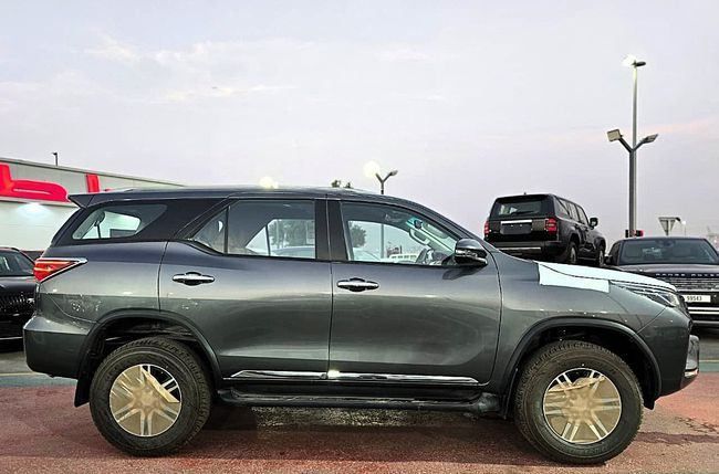 New Toyota Fortuner II Facelift, 4.0 l, 2025 in Dubai by Soltan Auto, Black color. GCC Specs | AUTO.AE