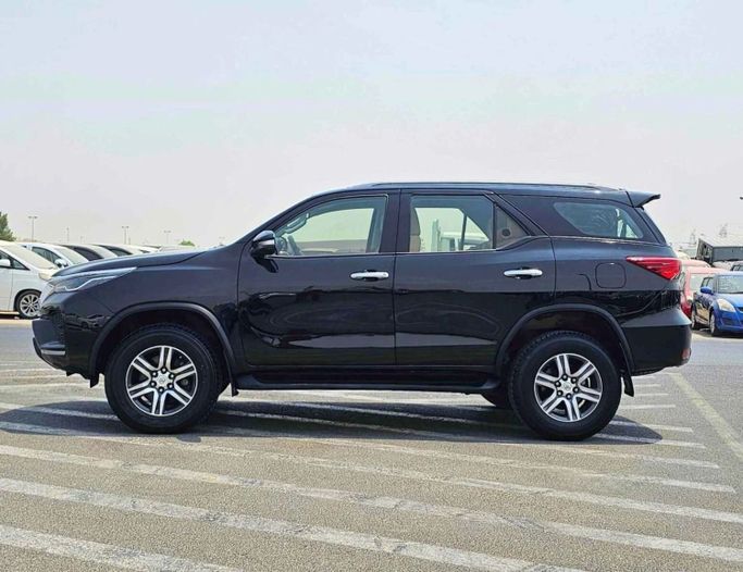 Новый Toyota Fortuner II Рестайлинг, 2.7 л, 2020 в Дубае от SK Motors Черный цвет. Other | AUTO.AE