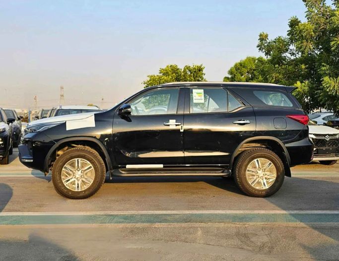 Новый Toyota Fortuner II Рестайлинг, 4.0 л, 2025 в Дубае от SK Motors Черный цвет. Other | AUTO.AE