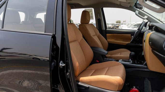 Новый Toyota Fortuner II Рестайлинг, 2.7 л, 2025 в Дубае от Milele Черный цвет. Other | AUTO.AE