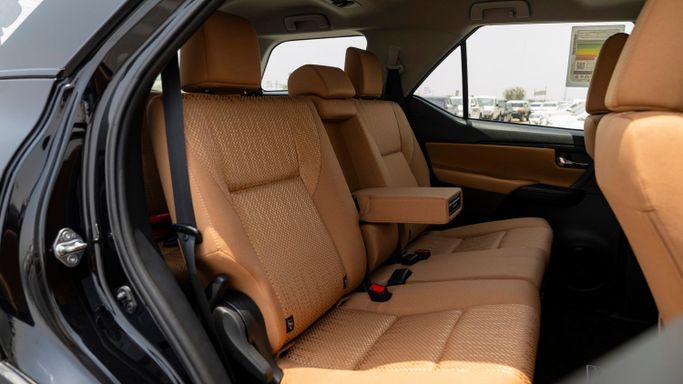 Новый Toyota Fortuner II Рестайлинг, 2.7 л, 2025 в Дубае от Milele Черный цвет. Other | AUTO.AE