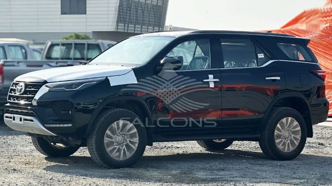Новый Toyota Fortuner II Рестайлинг, 2.8 л, 2023 в Дубае от Falcons GT Motors FZCO Черный цвет. Other | AUTO.AE