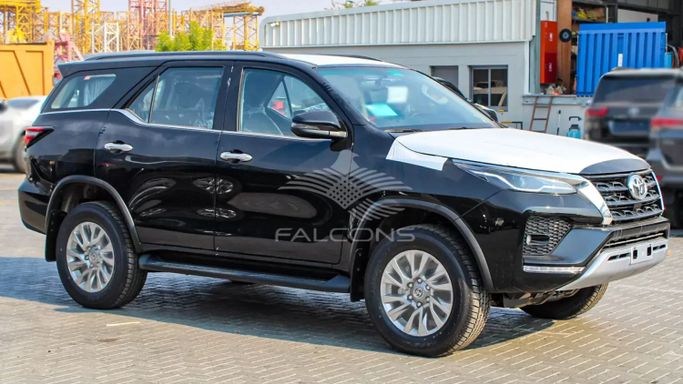 Новый Toyota Fortuner II Рестайлинг, 2.8 л, 2024 в Дубае от Falcons GT Motors FZCO Черный цвет. Other | AUTO.AE