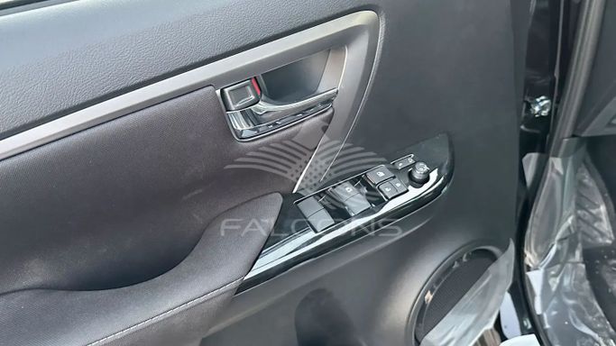 Новый Toyota Fortuner II Рестайлинг, 2.7 л, 2024 в Дубае от Falcons GT Motors FZCO Черный цвет. Other | AUTO.AE