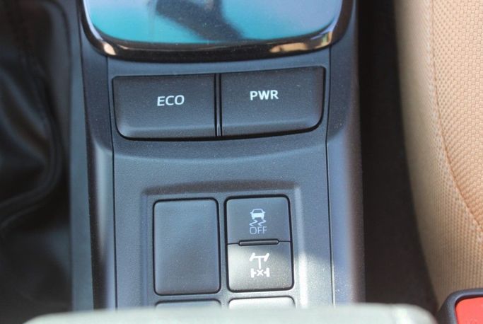 Новый Toyota Fortuner II Рестайлинг, 2.4 л, 2024 в Дубае от Titanum Cars Черный цвет. Other | AUTO.AE
