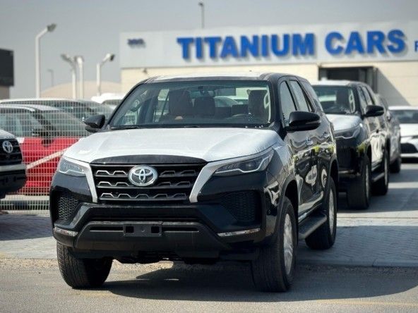 Новый Toyota Fortuner II Рестайлинг, 2.7 л, 2025 в Дубае от Titanum Cars Черный цвет. Other | AUTO.AE