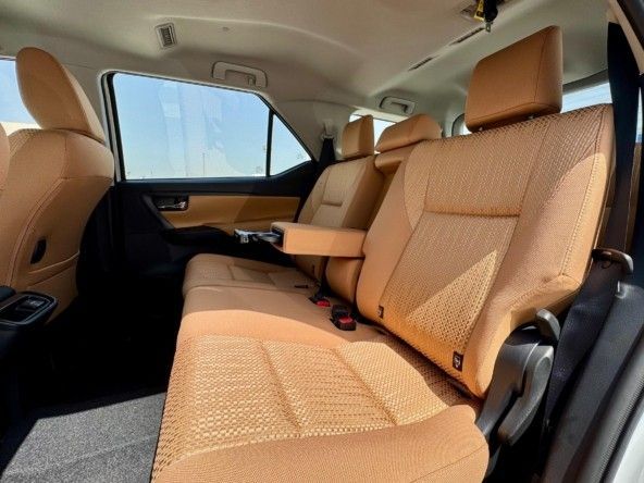 Новый Toyota Fortuner II Рестайлинг, 2.7 л, 2024 в Дубае от Titanum Cars Серебристый цвет. Other | AUTO.AE
