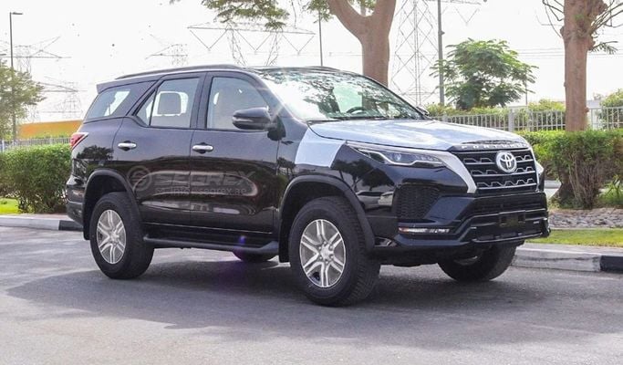 Новый Toyota Fortuner II Рестайлинг, 2.7 л, 2025 в Дубае от Segrex Auto Черный цвет. GCC | AUTO.AE