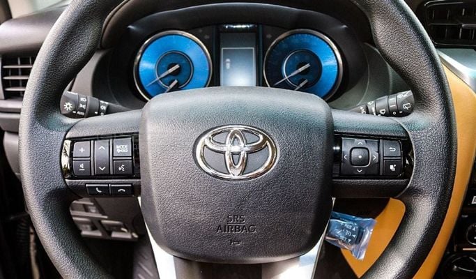 Новый Toyota Fortuner II Рестайлинг, 2.7 л, 2025 в Дубае от Segrex Auto Черный цвет. GCC | AUTO.AE