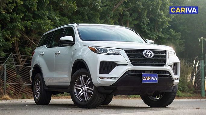 Used Toyota Fortuner II Facelift, 2.7 l, 2023 in Dubai by Cariva Used Cars , White color. GCC Specs | AUTO.AE