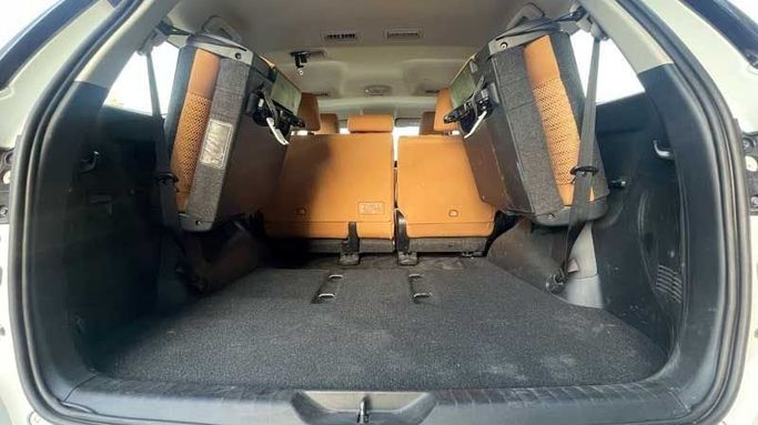 Used Toyota Fortuner II Facelift, 2.7 l, 2023 in Dubai by Cariva Used Cars , White color. GCC Specs | AUTO.AE