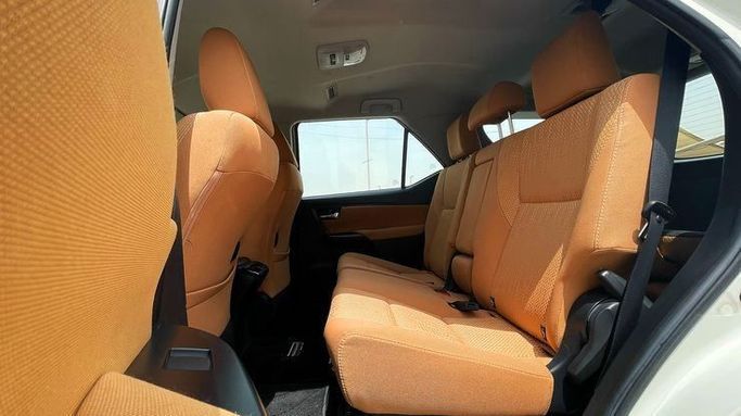 Used Toyota Fortuner II Facelift, 2.7 l, 2021 in Dubai by Cariva Used Cars , White color. GCC Specs | AUTO.AE