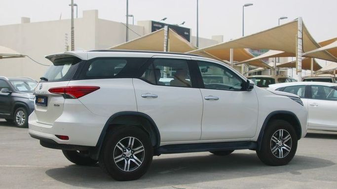 Used Toyota Fortuner II Facelift, 2.7 l, 2021 in Dubai by Cariva Used Cars , White color. GCC Specs | AUTO.AE