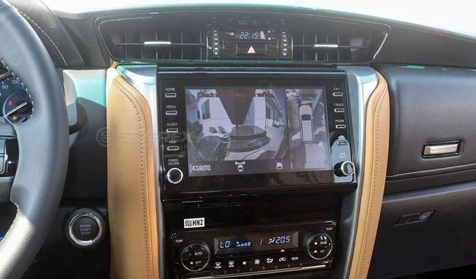 Новый Toyota Fortuner II Рестайлинг, 4.0 л, 2025 в Дубае от Segrex Auto Белый цвет. GCC | AUTO.AE