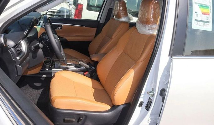 Новый Toyota Fortuner II Рестайлинг, 4.0 л, 2025 в Дубае от Segrex Auto Белый цвет. GCC | AUTO.AE