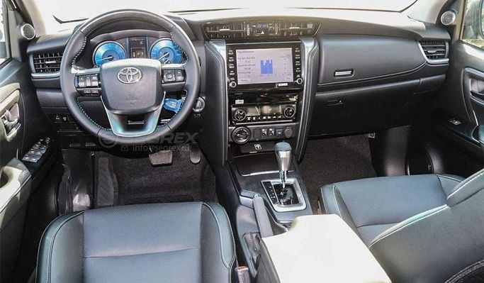 Новый Toyota Fortuner II Рестайлинг, 4.0 л, 2025 в Дубае от Segrex Auto Белый цвет. GCC | AUTO.AE