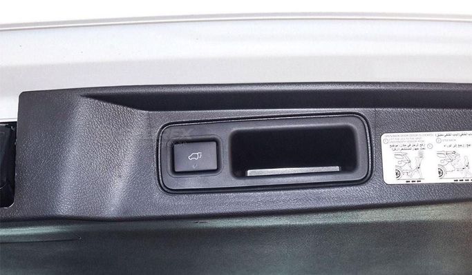 Новый Toyota Fortuner II Рестайлинг, 4.0 л, 2025 в Дубае от Segrex Auto Белый цвет. GCC | AUTO.AE